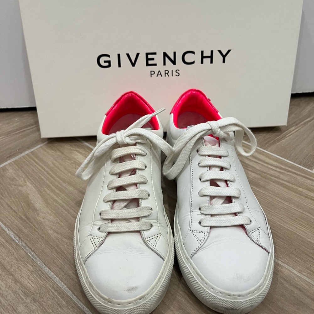 Givenchy Urban Street Knot Sneakers in Fuschia